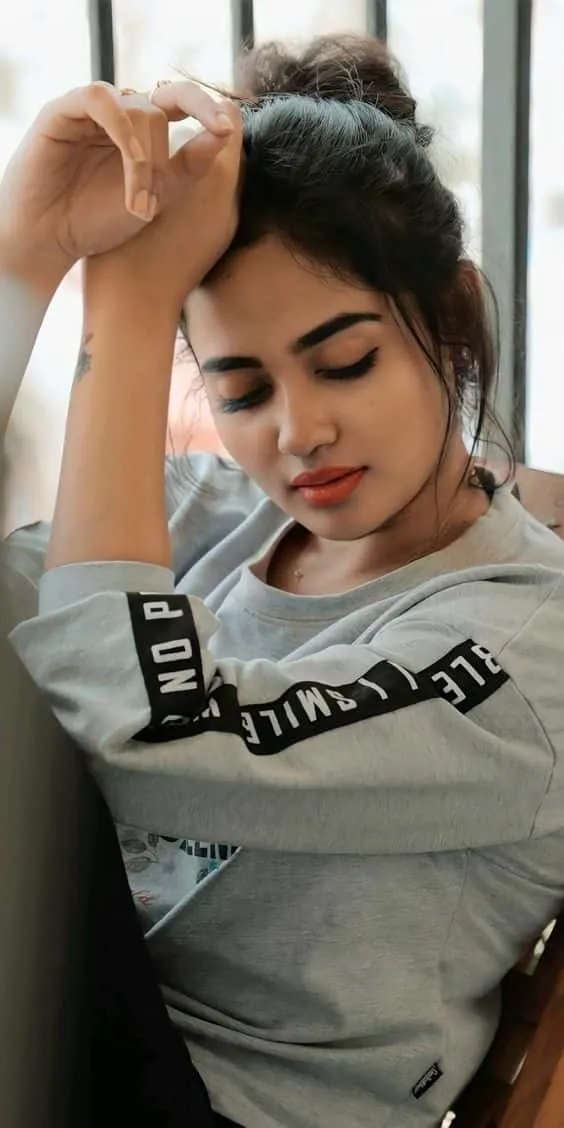 alone-girl-whatsapp-dp1 Alone Girl Whatsapp Dp