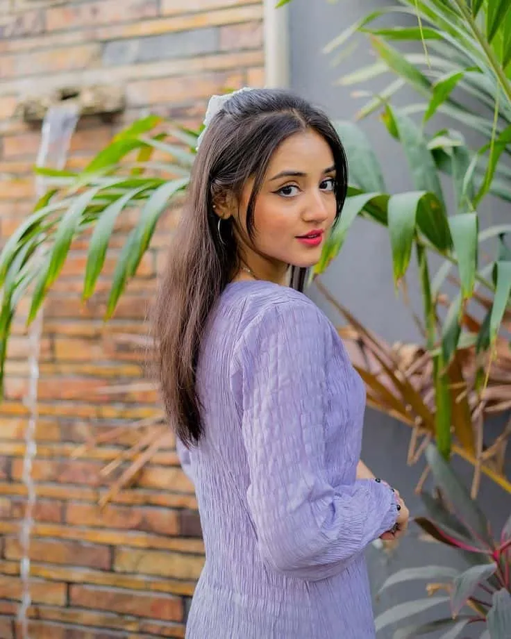 beautiful-girl-dp-for-instagram-1 Beautiful Girl Dp For Instagram