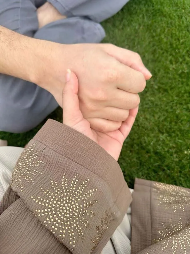 couple-hand-photo10 Couple Hand Photo