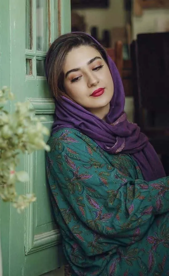 girl-alone-pic Girl Alone Pic