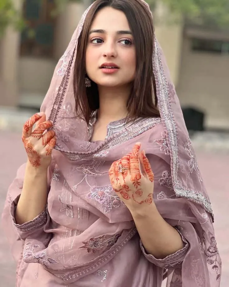 girl-alone-pic1 Girl Alone Pic