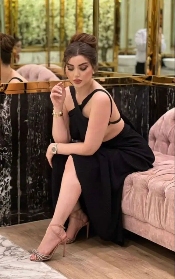 modern-stylish-whatsapp-dp-for-girls-6 Modern Stylish Whatsapp Dp For Girls