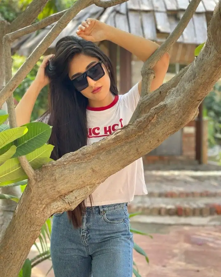 stylish-girl-pic-for-instagram-4 Stylish Girl Pic For Instagram