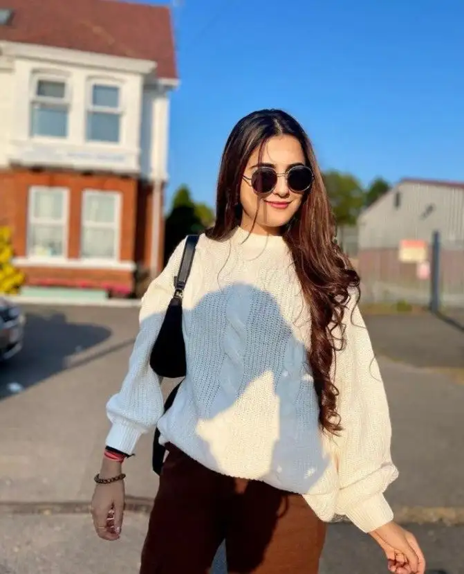 stylish-whatsapp-dp-for-girl-1 Stylish Whatsapp Dp For Girl